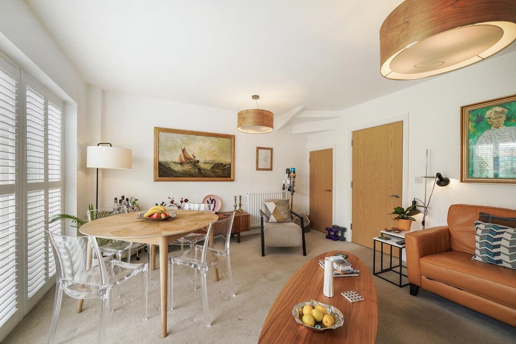 Property photo 3 of 17 Dining Room