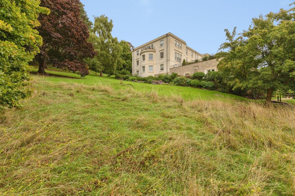 Property photo 3 of 18