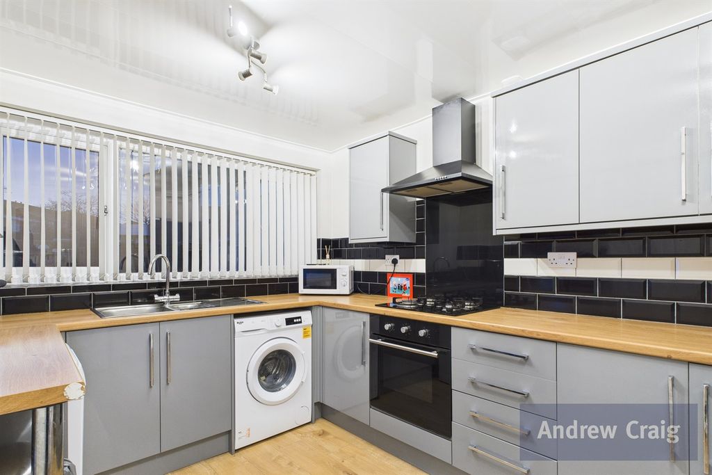 Property photo 1 of 9 (Main)