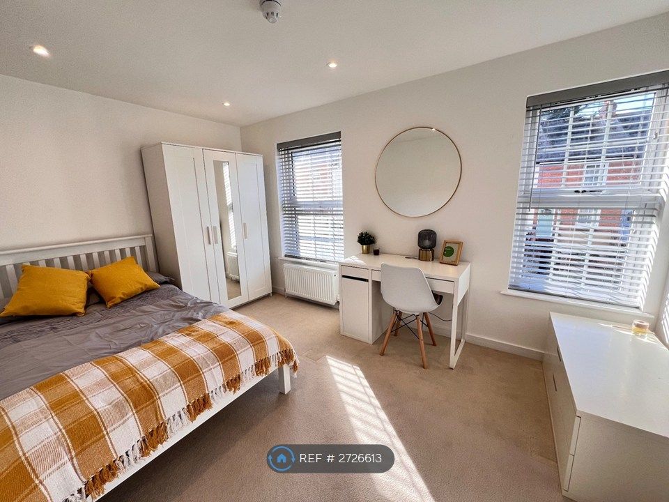 Property photo 1 of 21 Bedroom 1