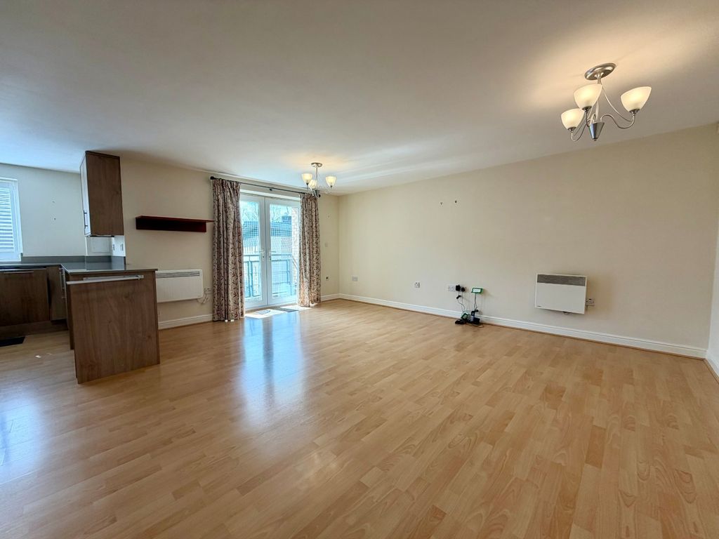 Property photo 2 of 10 Kitchen/Dinner