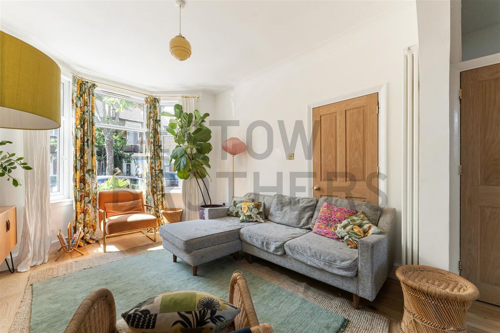 Property photo 3 of 38