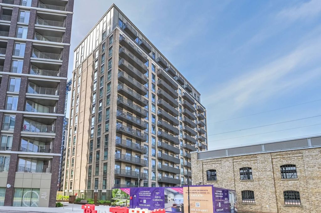 Property photo 3 of 23