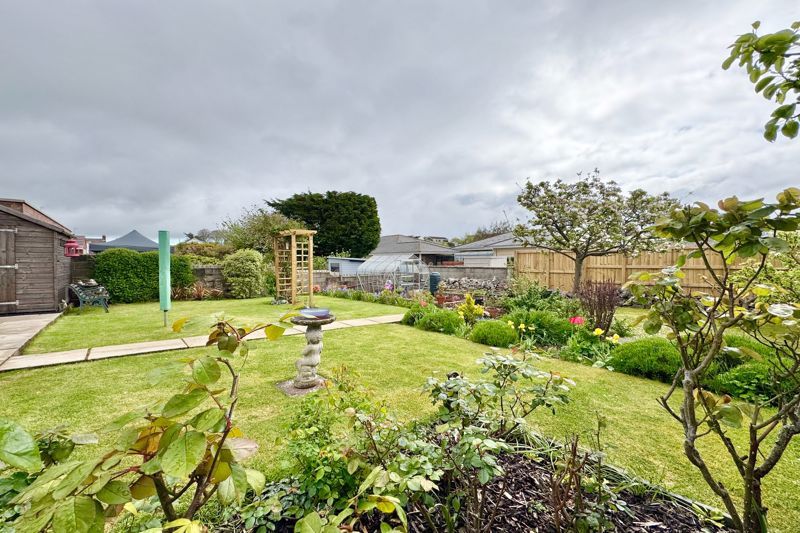 Property photo 2 of 18 Garden