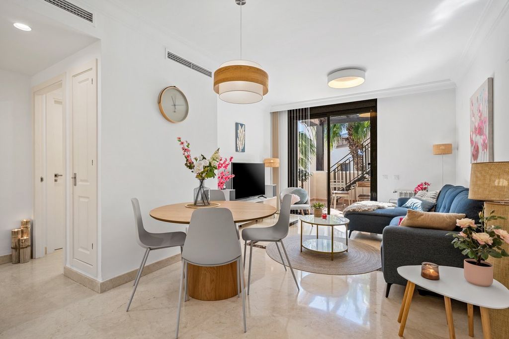 Property photo 2 of 37