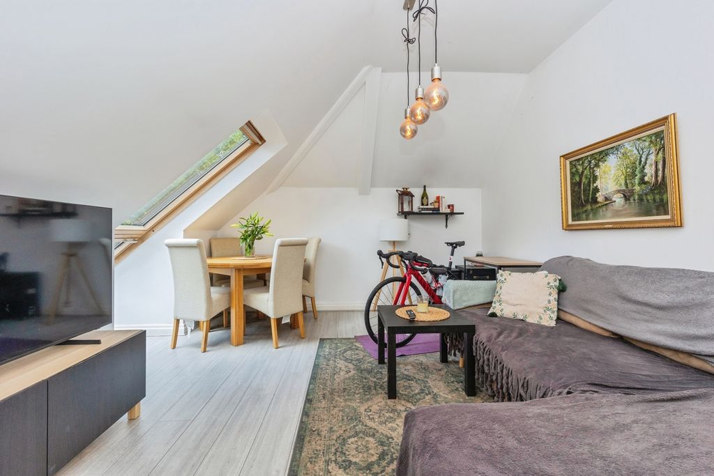 Property photo 1 of 18 Pbox-Img.Jpg
