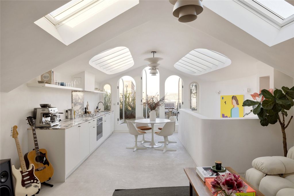 Property photo 1 of 17 Picture No. 24