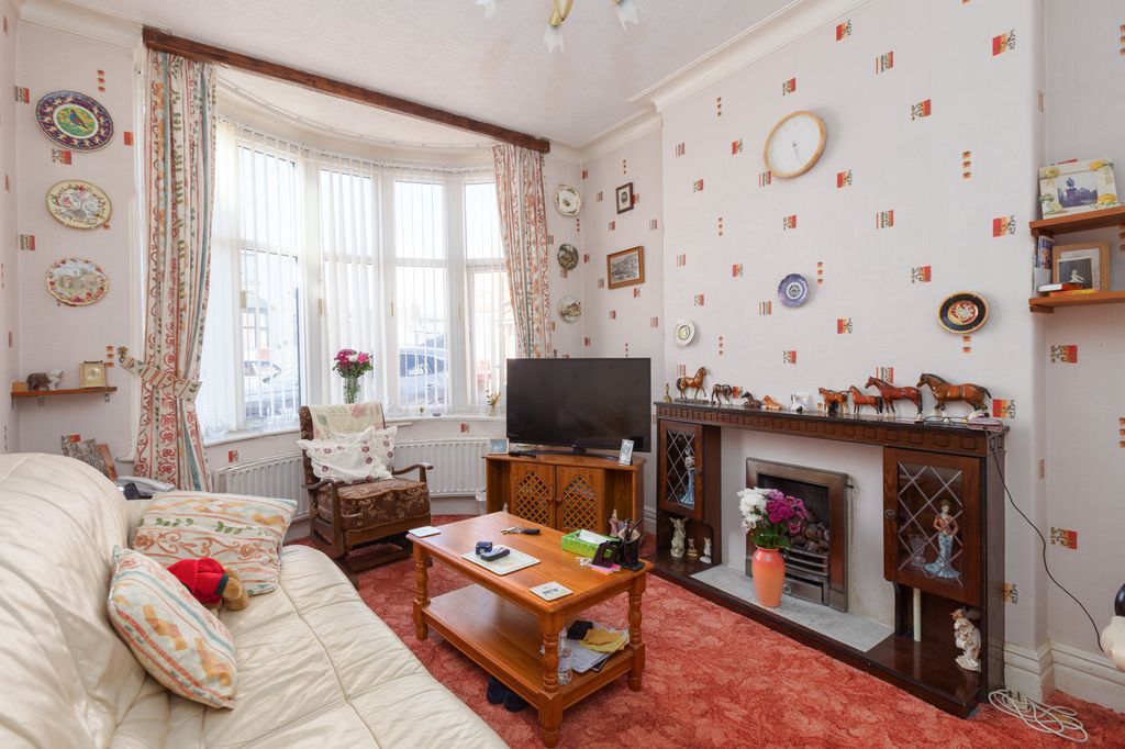 Property photo 2 of 21