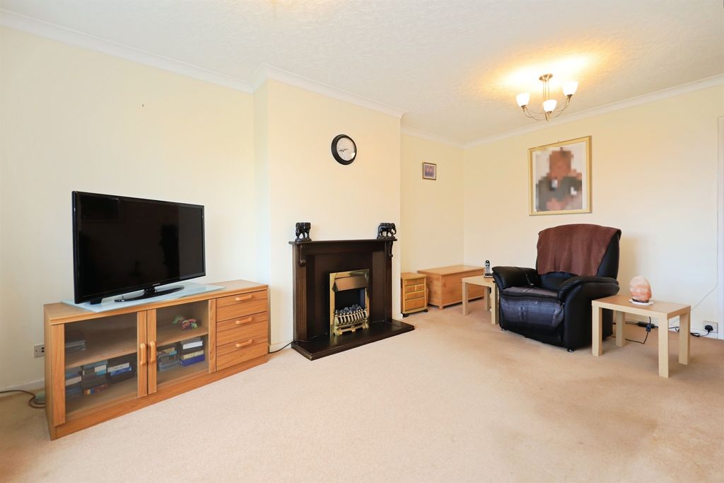 Property photo 3 of 17