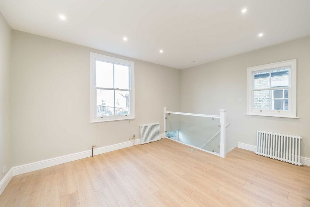 Property photo 2 of 6