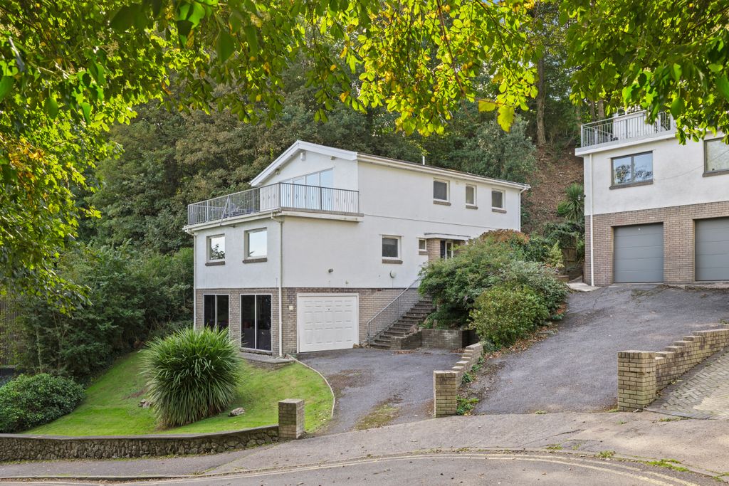 Property photo 1 of 30