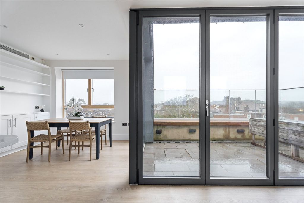 Property photo 2 of 20 Picture No. 06