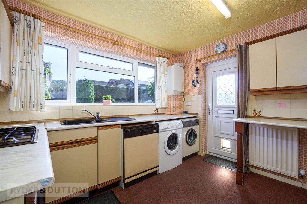 Property photo 2 of 21 Kitchen