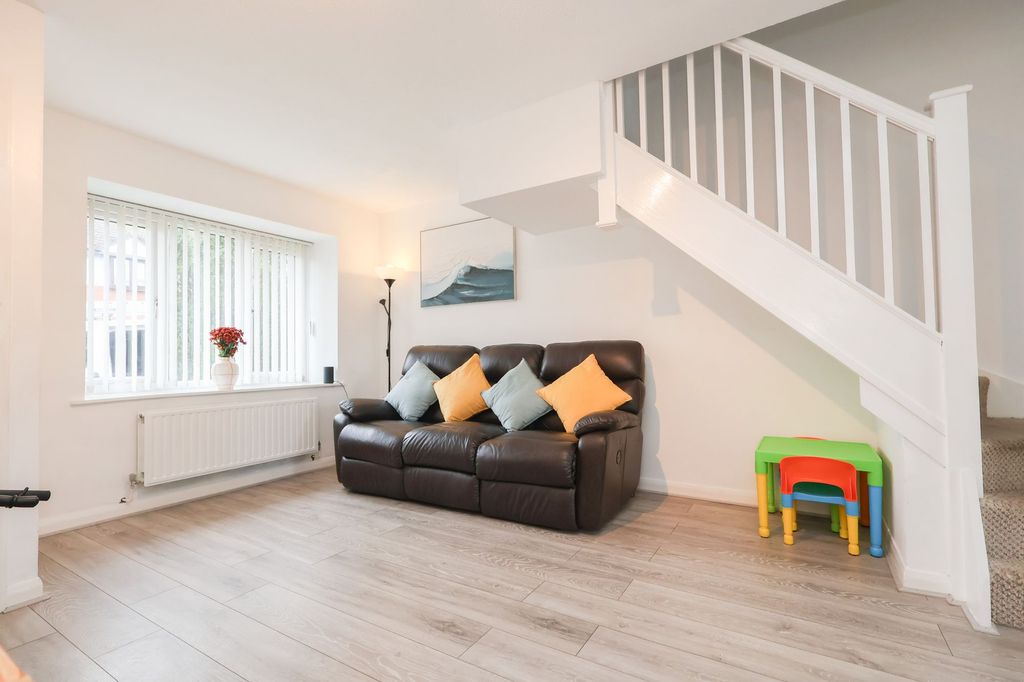 Property photo 3 of 16 Living Room