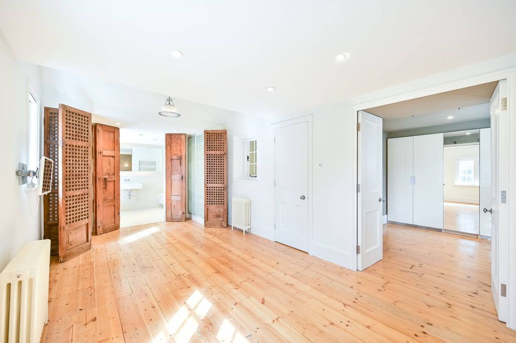 Property photo 3 of 19