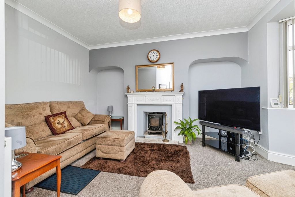 Property photo 3 of 16 Pbox-Img.Jpg