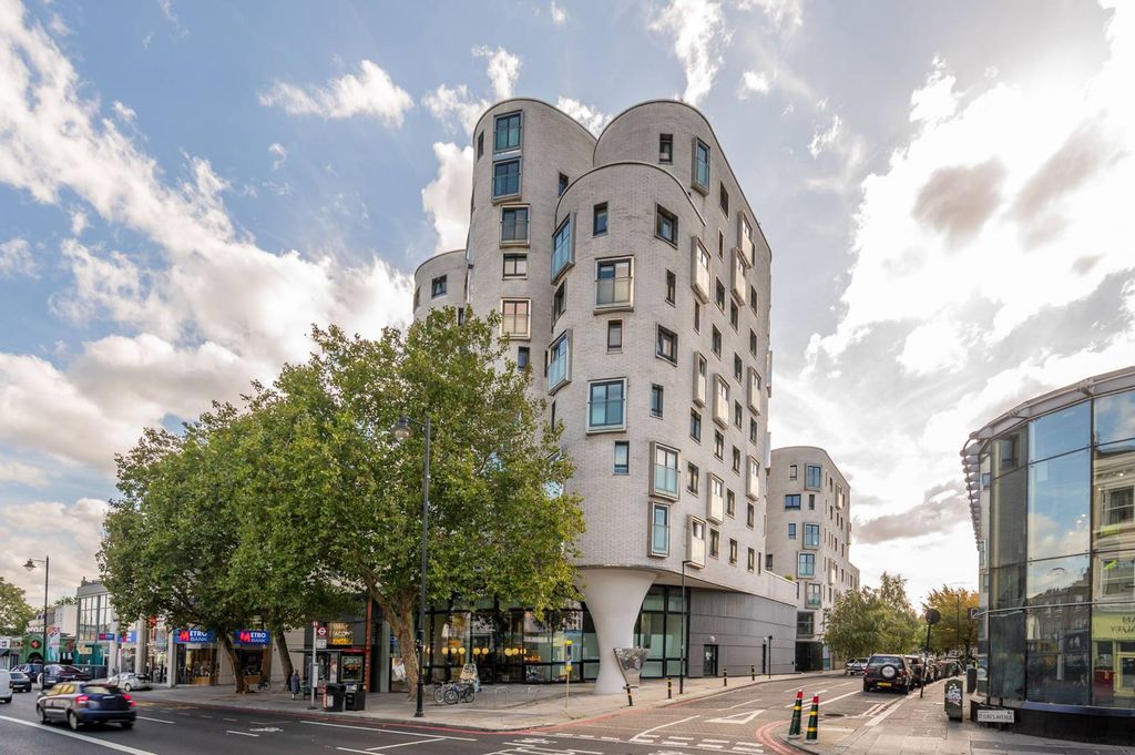 Property photo 2 of 11