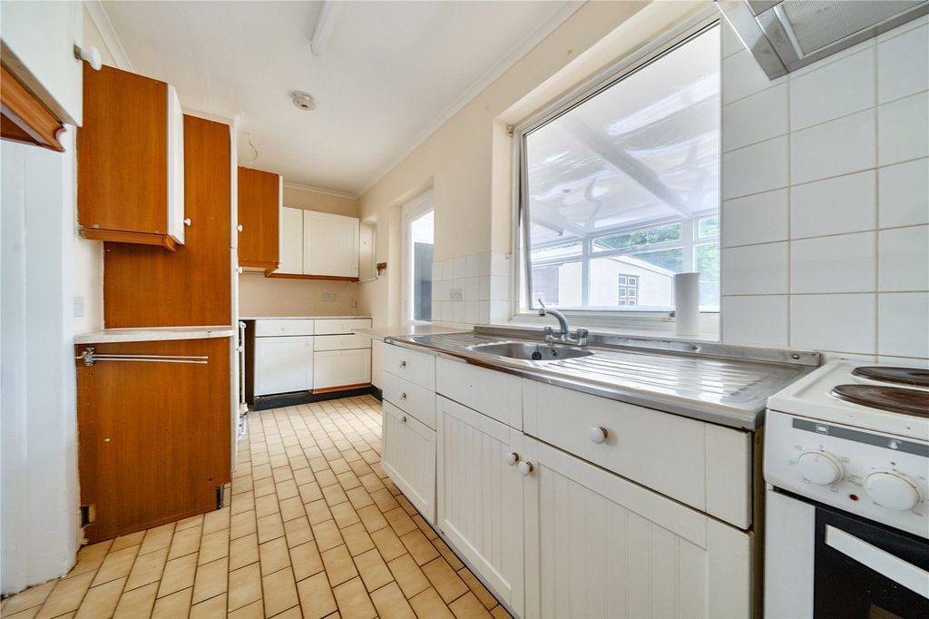 Property photo 2 of 20 Kitchen