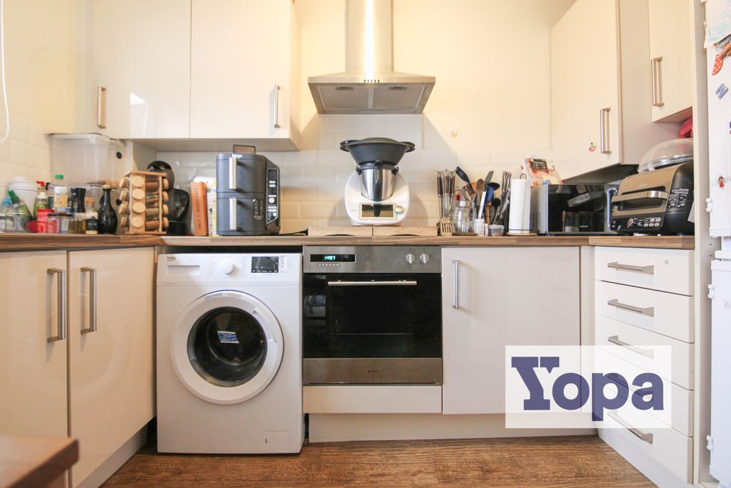 Property photo 2 of 15 Yopa-0321