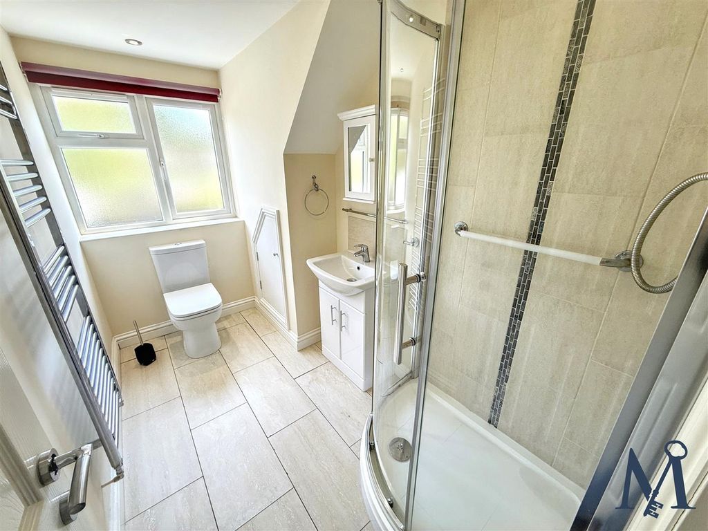 Property photo 3 of 23 Shower Room