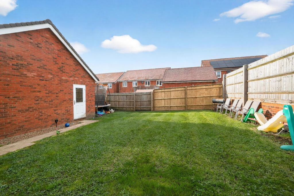 Property photo 3 of 19