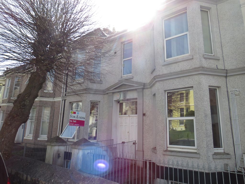 Property photo 1 of 8 Front
