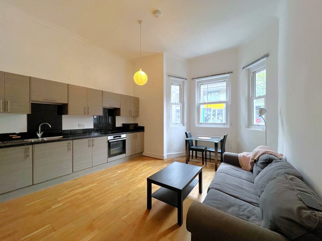 Property photo 2 of 14 1F5Dcab5-8F8B-446c-84cd-3ce2c8E7A59c.Jpg