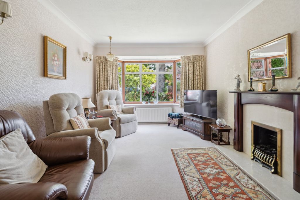 Property photo 3 of 21 Living Room