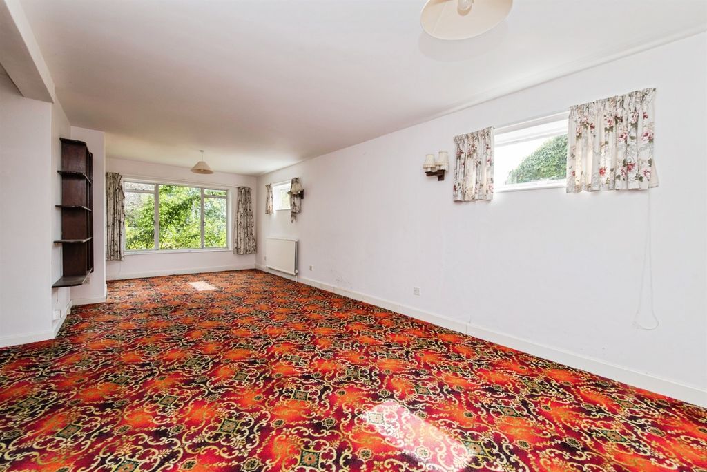 Property photo 3 of 18