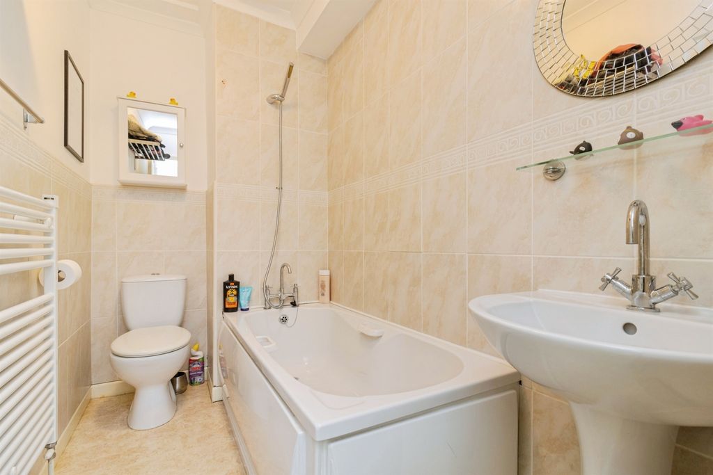 Additional image 10 of 2 bed flat for saleAlta Vista Road, Paignton TQ4