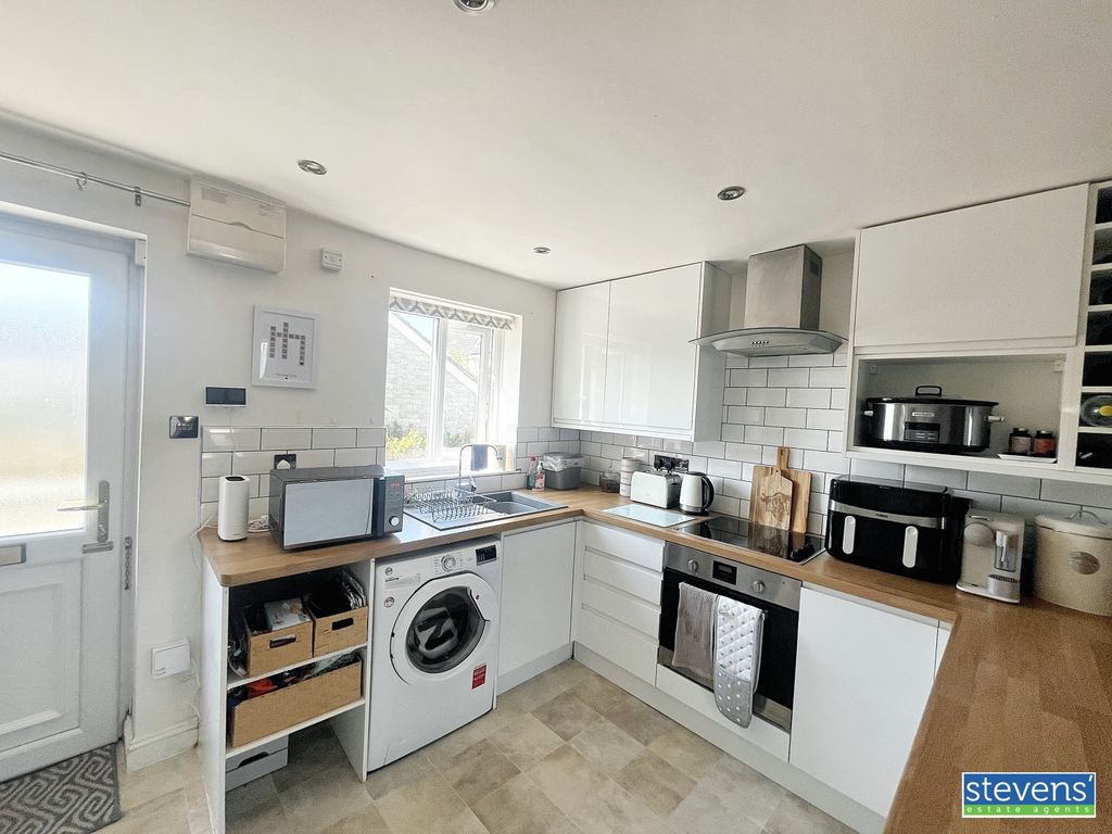 Property photo 3 of 15 Image00007