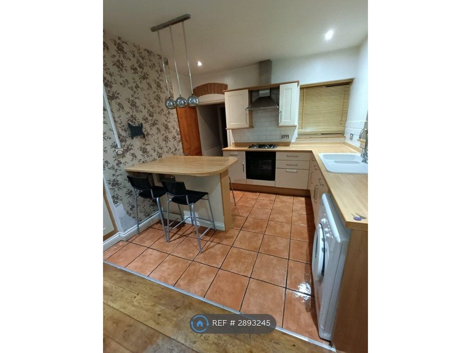 Property photo 3 of 22 Kitchen, Dishwasher, Fridge Freezer &amp; Wash Mach