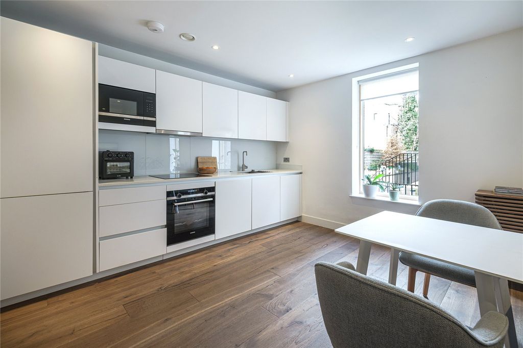 Property photo 1 of 20 Picture No. 06