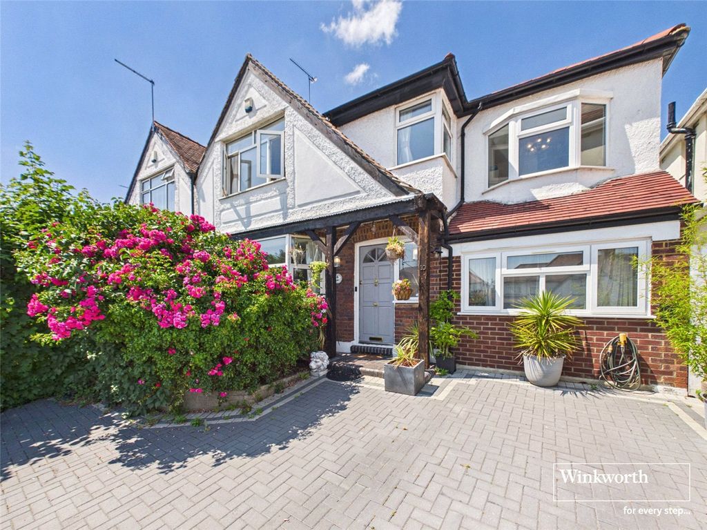 Property photo 1 of 19 External