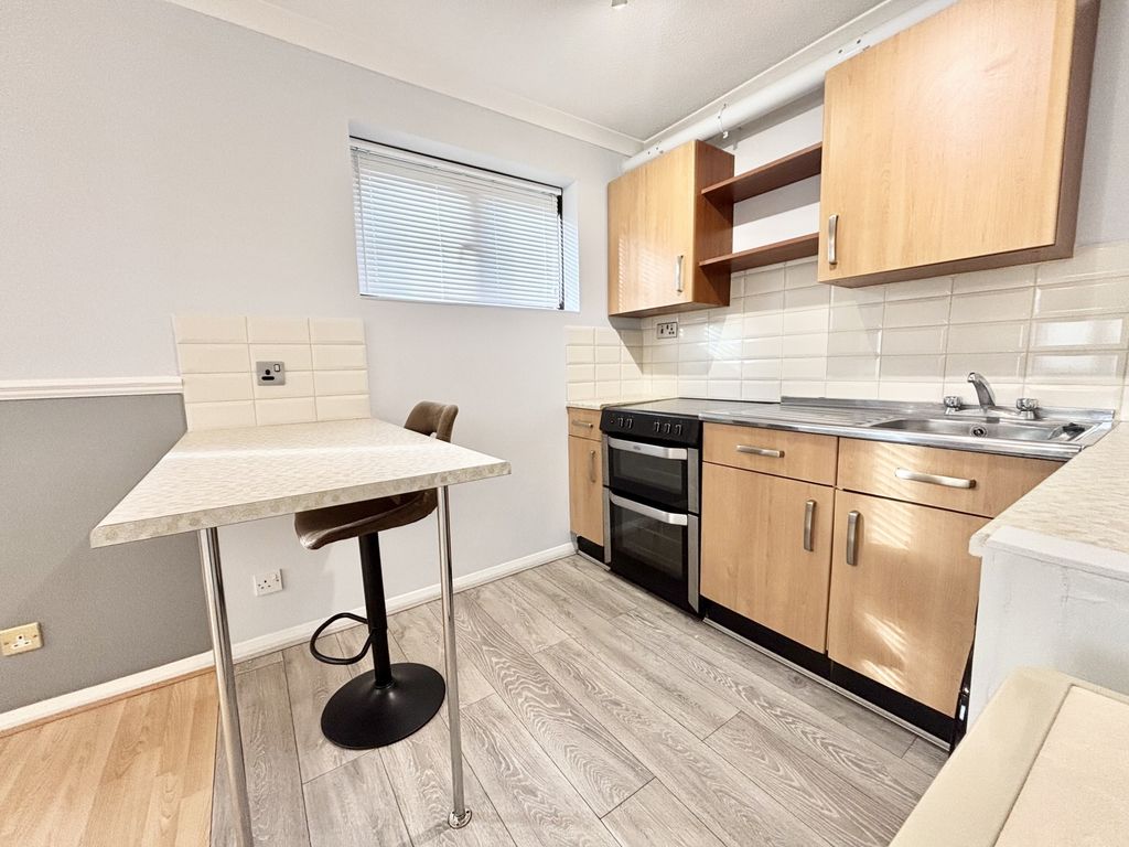 Property photo 2 of 7 Photo 5