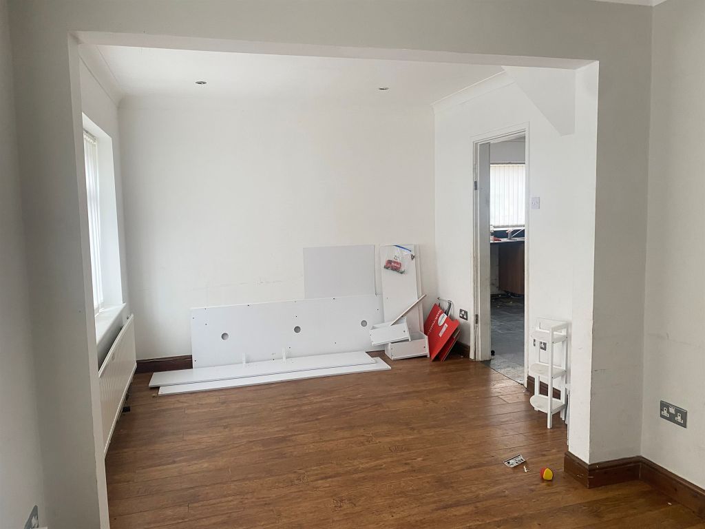 Property photo 3 of 4