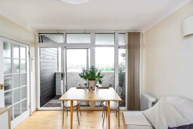 Property photo 3 of 14 A08J3000005Phw2Iag_Cso240894_04.Jpg