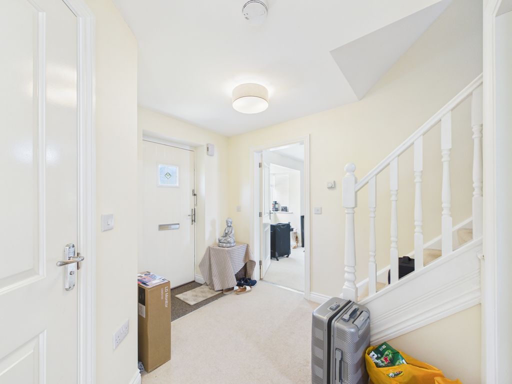 Property photo 2 of 14 Entrance Hall
