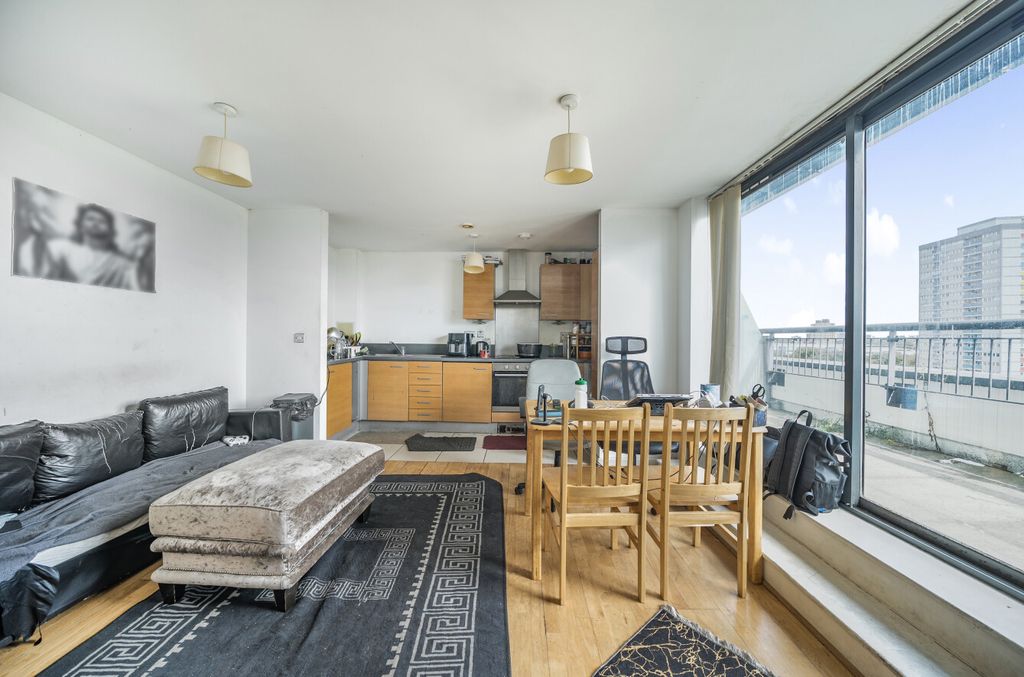 Property photo 3 of 17 1355543-6-68c95F9...