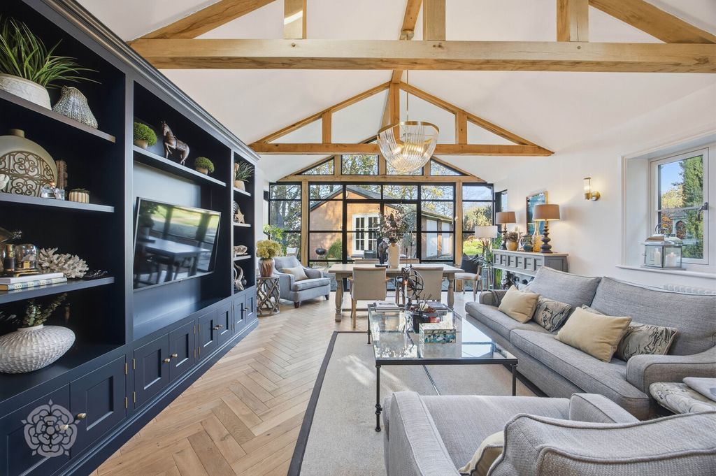 Property photo 2 of 49 Picture No. 04