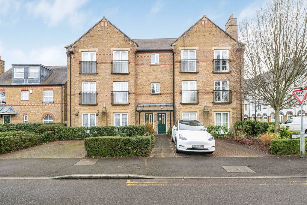 Property photo 1 of 12