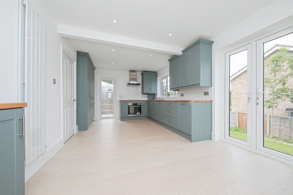 Property photo 3 of 20