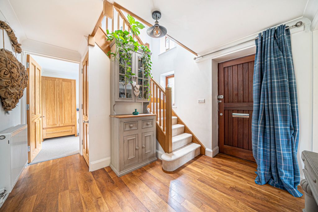 Property photo 3 of 34