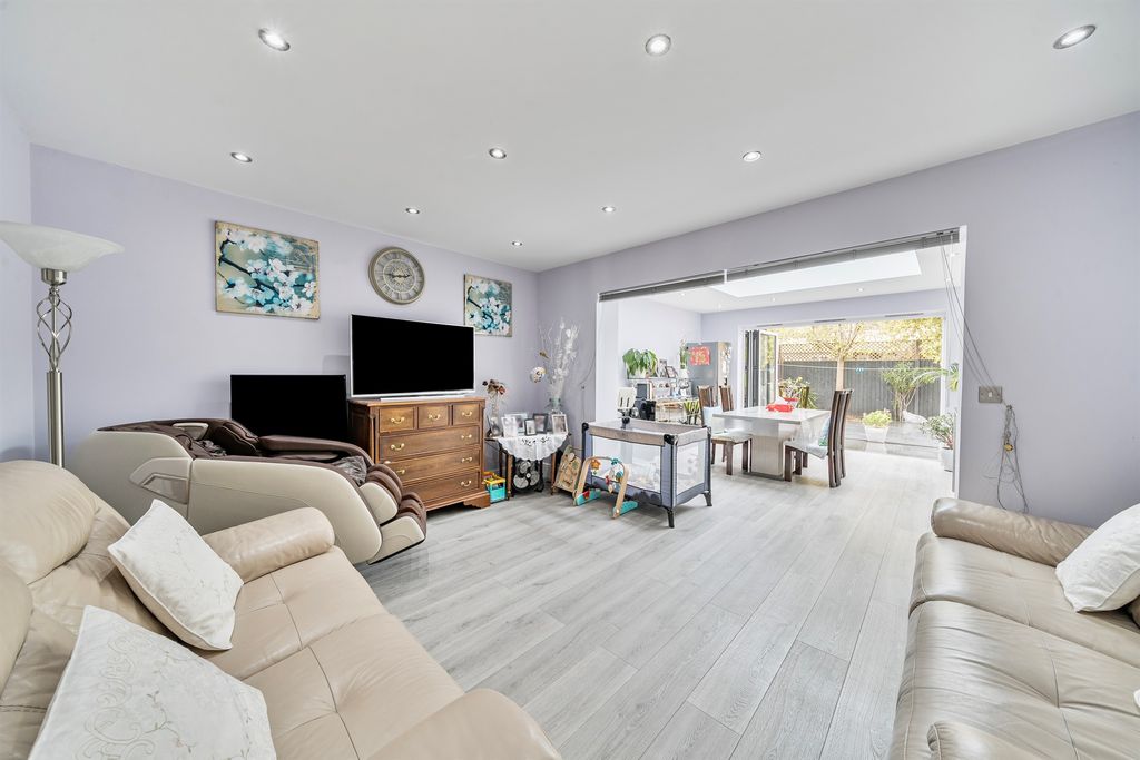 Property photo 2 of 12