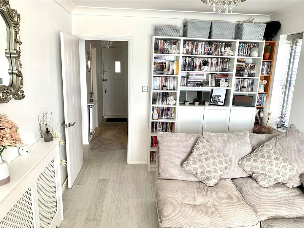 Property photo 3 of 9 6.Jpg