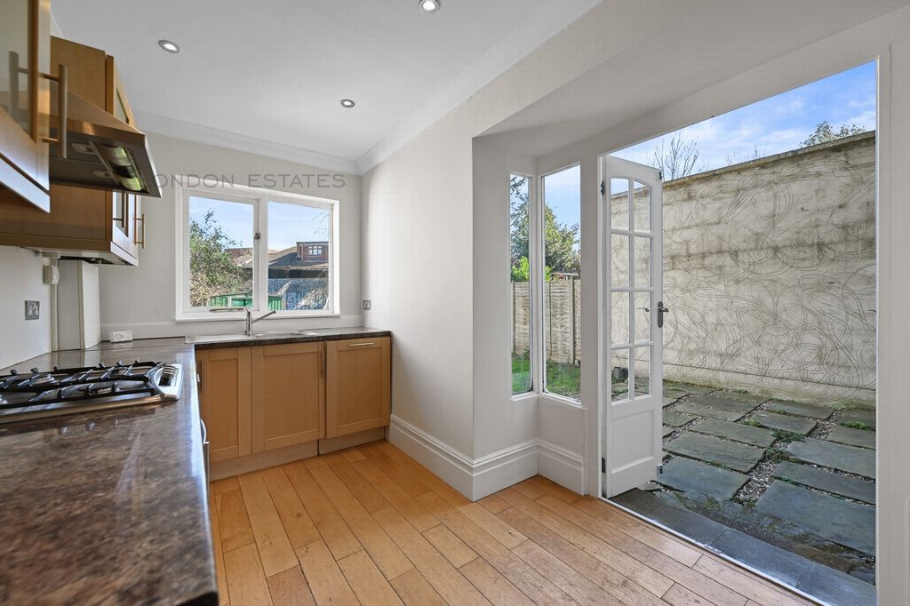 Property photo 2 of 10 Photo 5