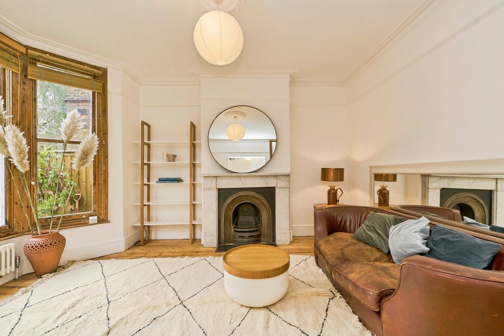 Property photo 2 of 20 1901888-03