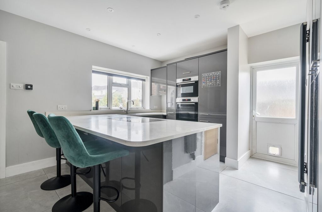 Property photo 3 of 13 1349673-3-68B95d0...