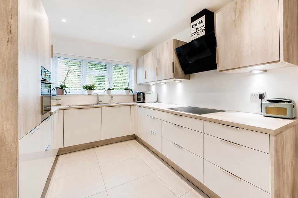 Property photo 2 of 10 7.Jpg