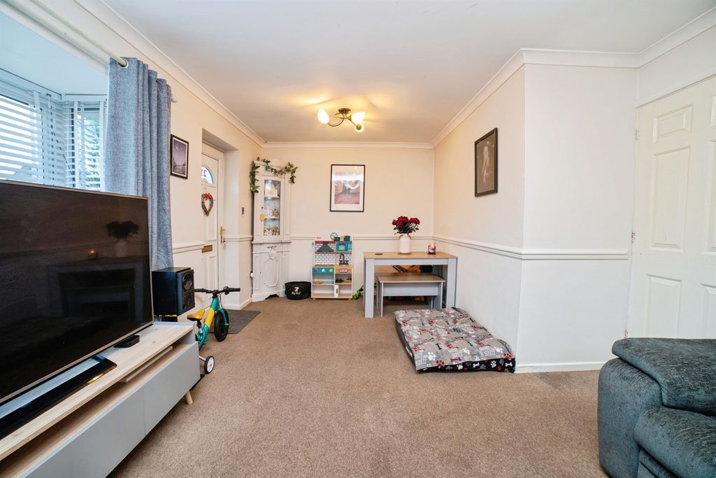 Property photo 3 of 17